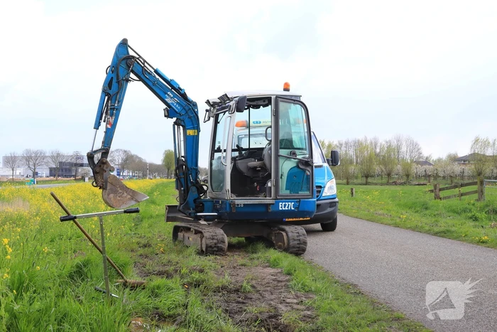 Brandkraan lek langs provinciale weg