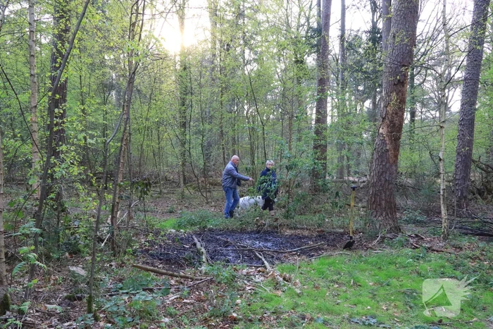 Kleine brand in bos achter Dierentuin