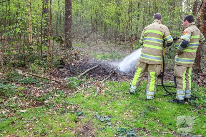 Kleine brand in bos achter Dierentuin