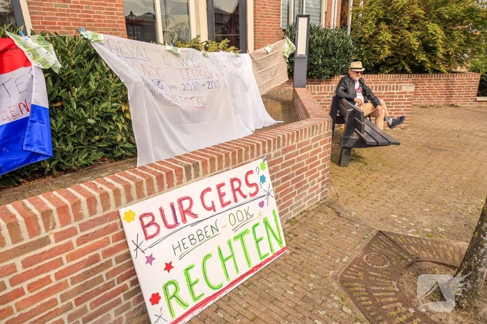 Demonstrant 'Bob' laat zich niet wegsturen