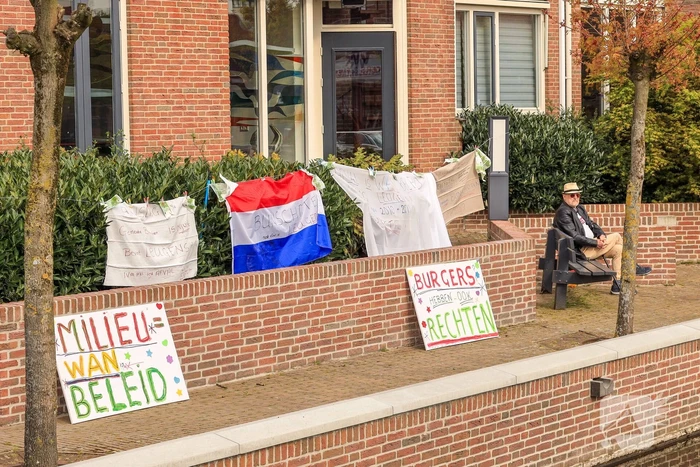 Demonstrant 'Bob' laat zich niet wegsturen