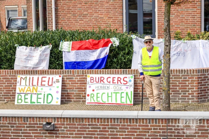 Demonstrant 'Bob' laat zich niet wegsturen
