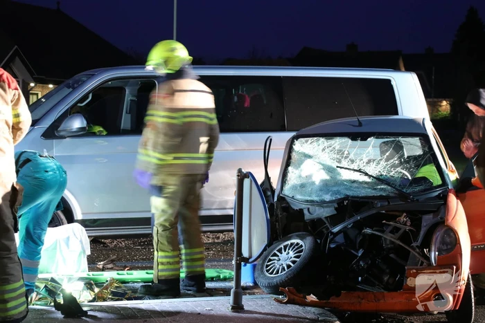 Brommobieler zwaar gewond na botsing