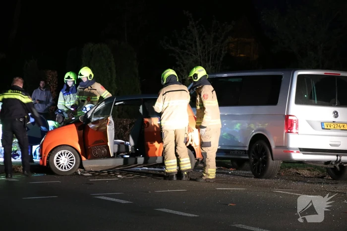 Brommobieler zwaar gewond na botsing