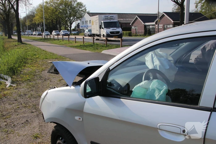 Motorrijder gewond na aanrijding met auto