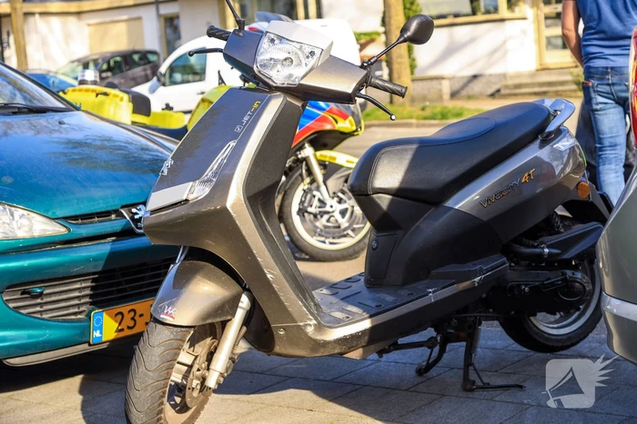 Scooterrijder gewond na aanrijding