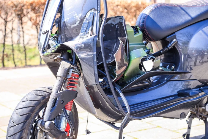 Scooter flink beschadigd bij ongeval