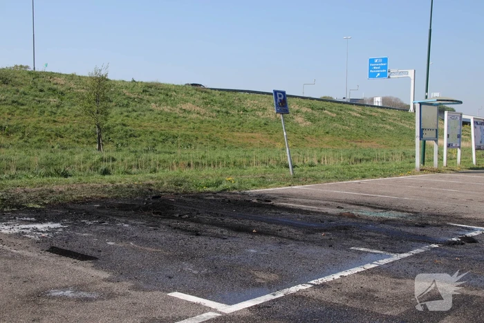 Drie pakketbussen in brand gestoken