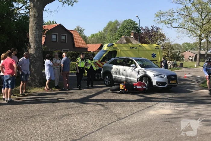 Twee gewonden bij aanrijding
