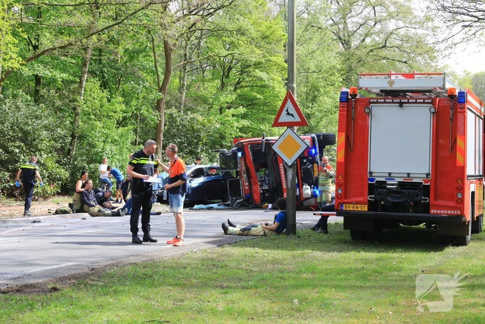 Brandweerwagen crasht tijdens spoedrit