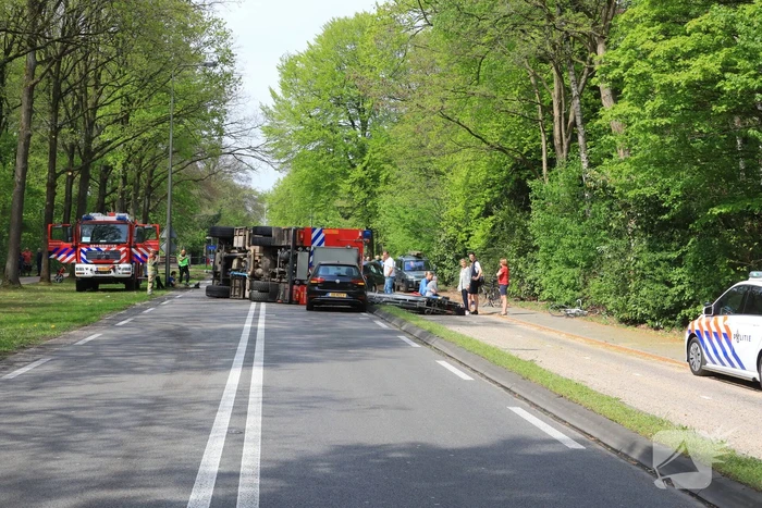 Brandweerwagen crasht tijdens spoedrit