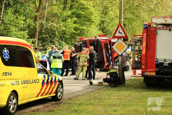 Brandweerwagen crasht tijdens spoedrit