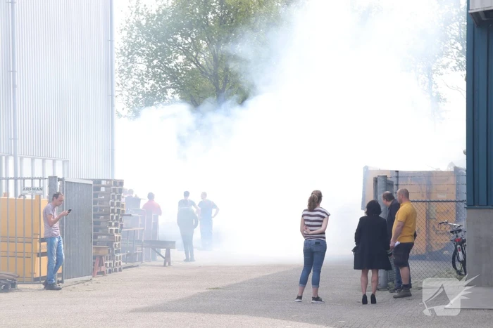 Containerbrand slaat over naar berm langs spoorlijn