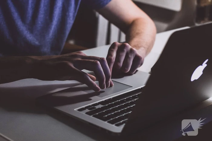 Medewerker politie aangehouden wegens downloaden kinderporno