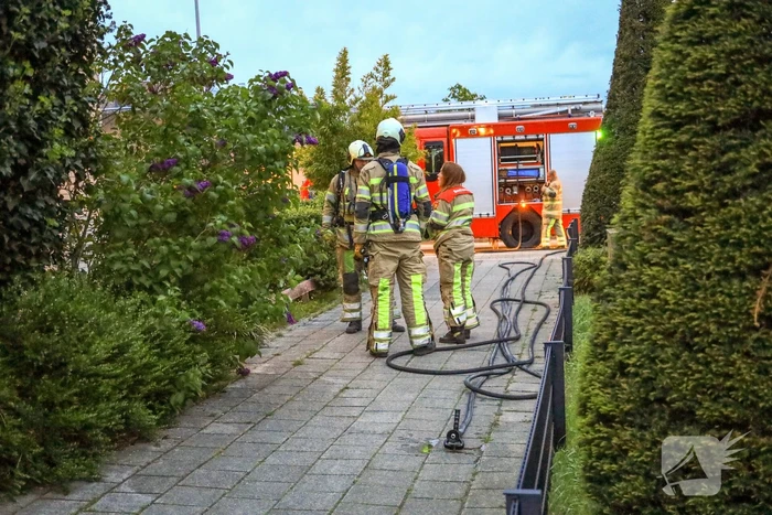 Buurman ontdekt schoorsteenbrand