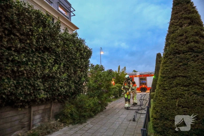Buurman ontdekt schoorsteenbrand