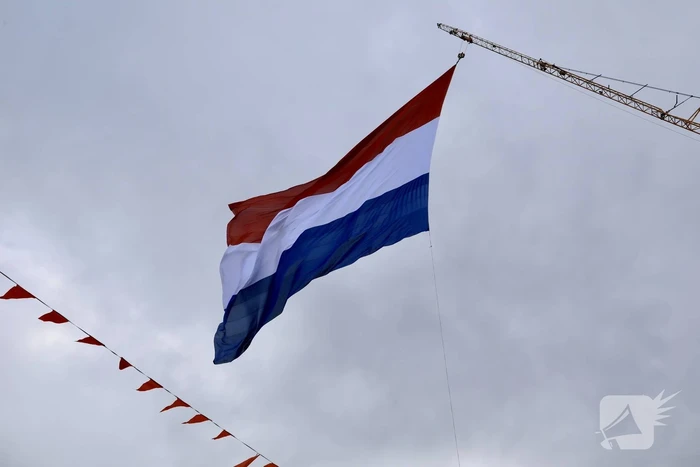 Grootste vlag van Nederland gehesen