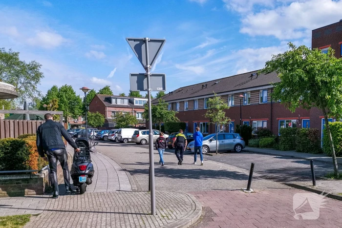 Scooterrijder gewond na val door hondenriem