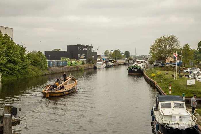 Botter BU.20 verlaat Eemplein