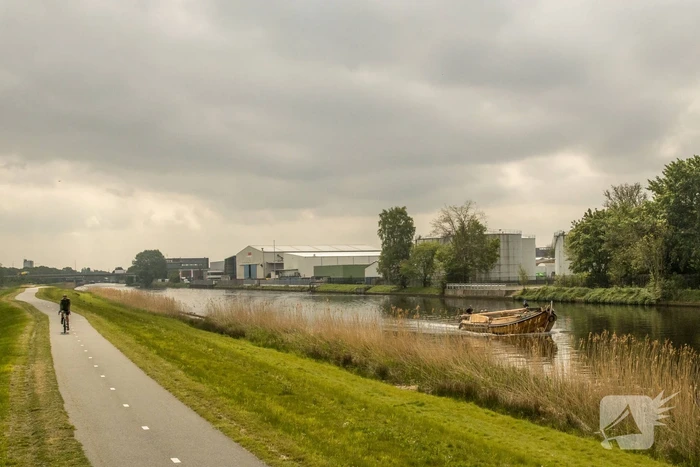 Botter BU.20 verlaat Eemplein