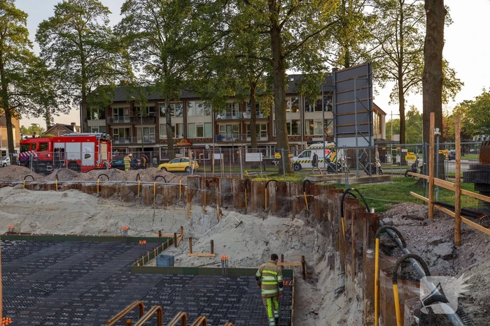 Zoekactie naar gevallen eendjes op bouwplaats