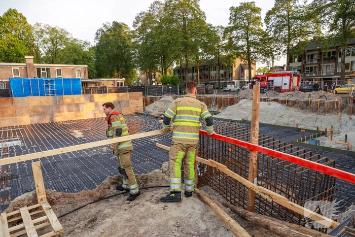 Zoekactie naar gevallen eendjes op bouwplaats