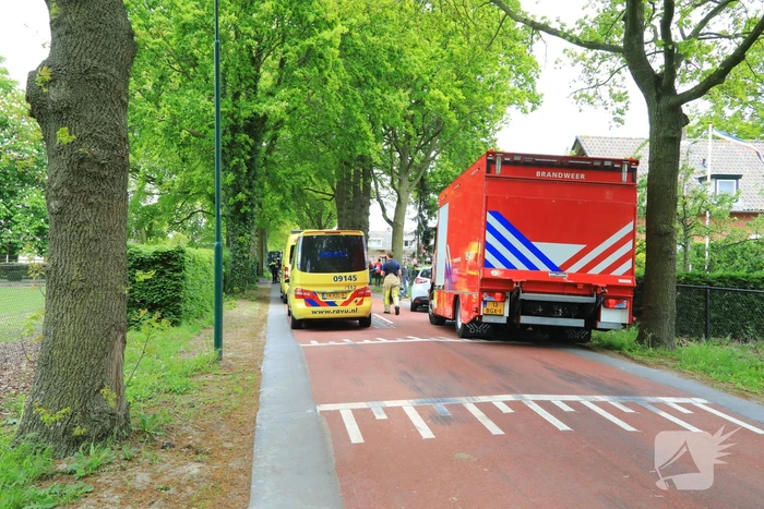 Auto slaat over de kop