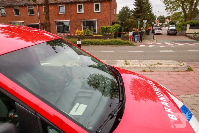 Overleden vrouw aangetroffen na brand in woning
