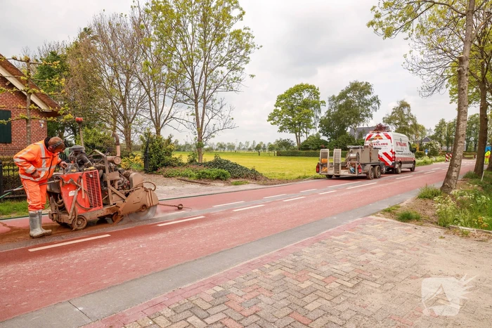 Herstelwerkzaamheden middengeleider fietsstraat