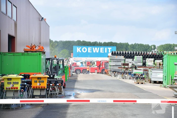 Bedrijf ontruimd na fabrieksbrand