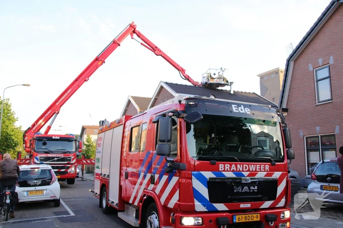 Veel rook bij schoorsteenbrand