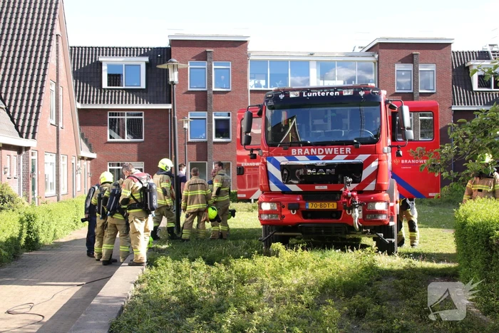 Afzuigkap in brand door frituurpan