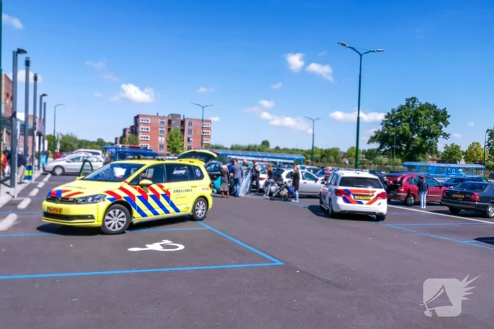 Automobiliste gewond op parkeerplaats