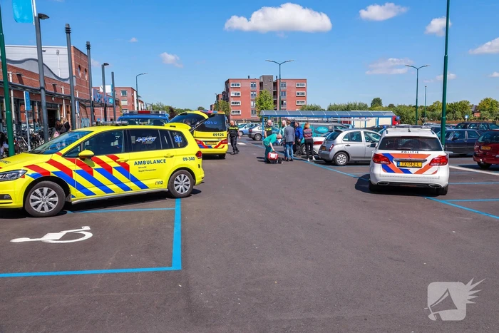 Automobiliste gewond op parkeerplaats
