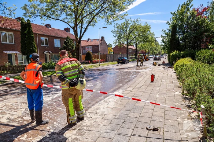 Sterke gaslucht bij sinkhole