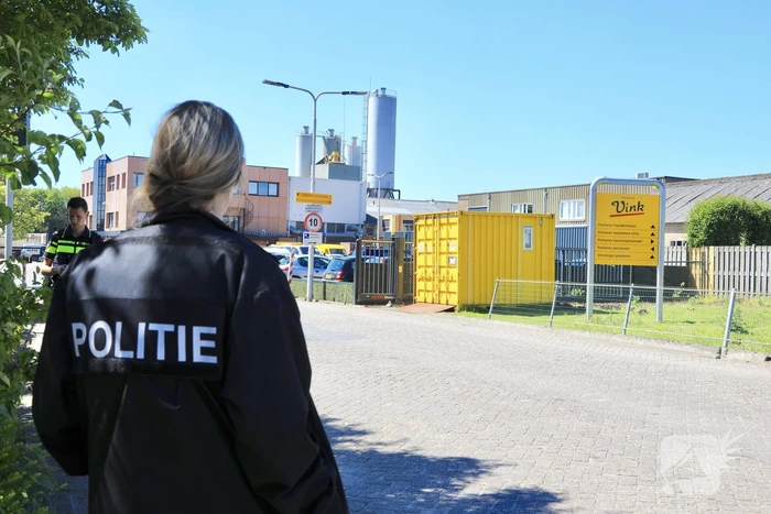 Politie doorzoekt vier locaties van afval- en grondbewerkingsbedrijf Vink