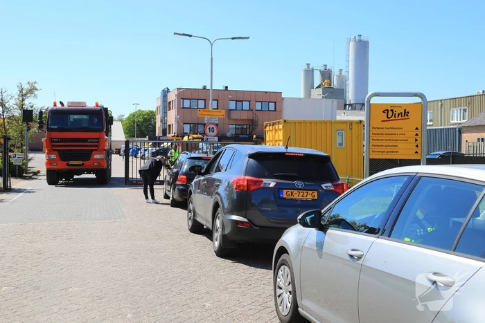 Politie doorzoekt vier locaties van afval- en grondbewerkingsbedrijf Vink