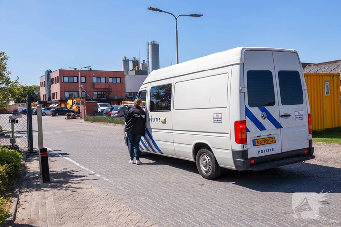 Politie doorzoekt vier locaties van afval- en grondbewerkingsbedrijf Vink