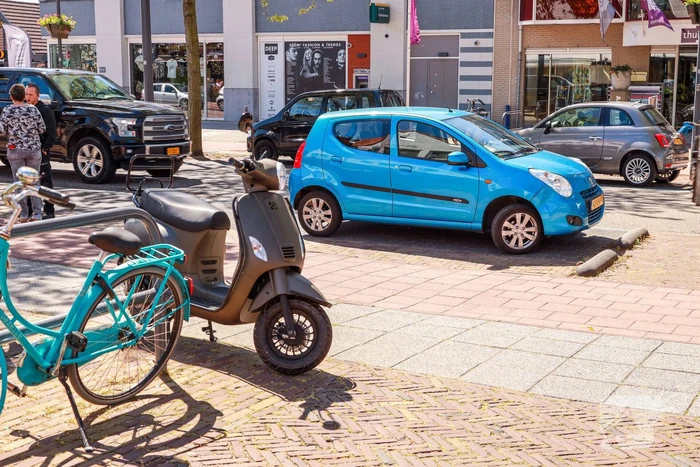 Jonge fietsster gewond na botsing met auto