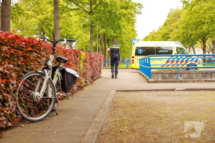 Gewonde fietsster op straat gevonden