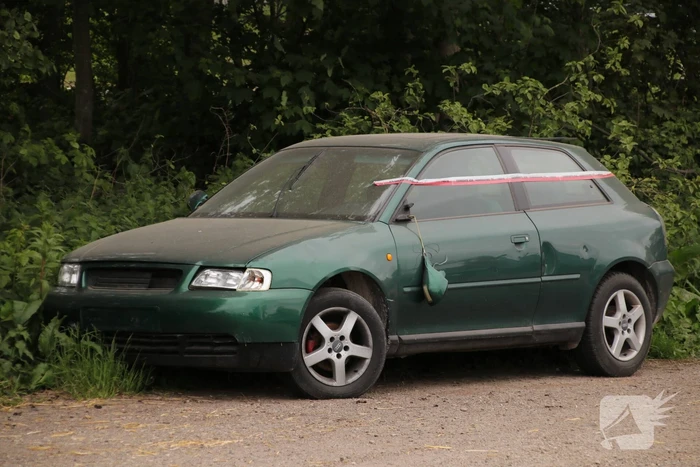 Buitenlandse sloopauto gedumpt op carpoolplaats