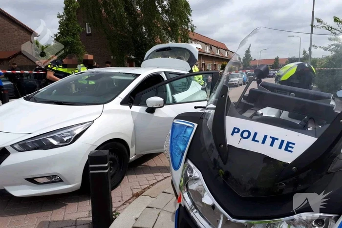 Bestuurder met doorgeknipte enkelband vlucht voor politie