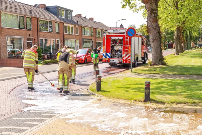 Meterslang oliespoor zorgt voor spekglad wegdek