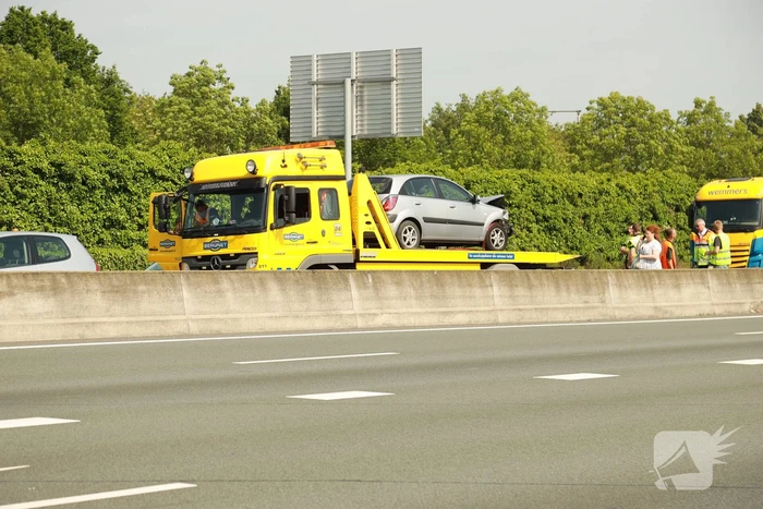 Flinke schade bij ongeval met vrachtwagen