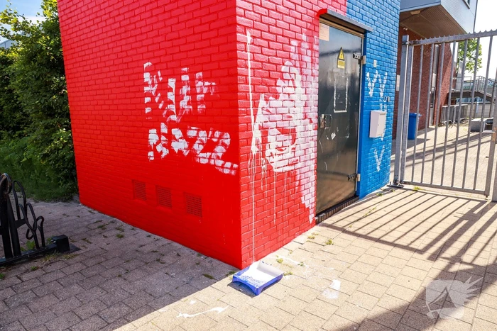 Transformatorhuisje Westmaas opnieuw beklad