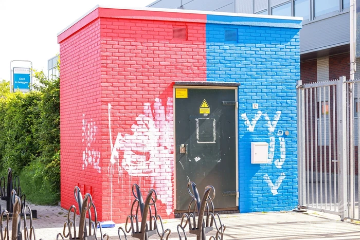 Transformatorhuisje Westmaas opnieuw beklad