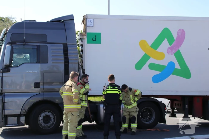 Lading schiet door voorkant trailer