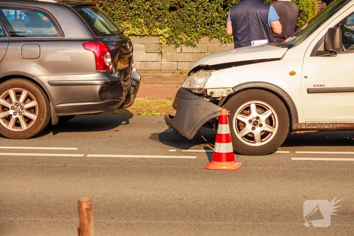 Veel schade bij kop-staart botsing