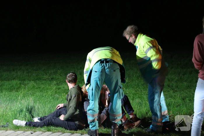 Fietser aangereden door bestelbus, veroorzaker laat slachtoffer gewond achter