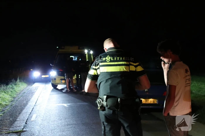Fietser aangereden door bestelbus, veroorzaker laat slachtoffer gewond achter